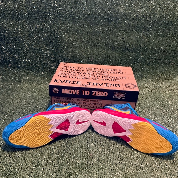 Nike Kyrie 8 GO SE sneakers in a black, blue, and tour yellow - Picture 7 of 9